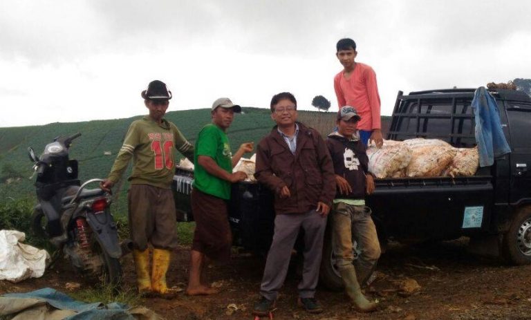 Bertemu Petani Pak Waya di Merak Dampit