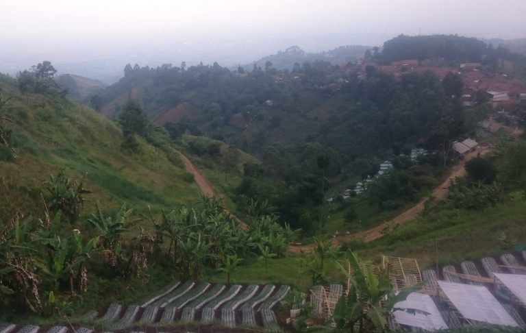 Di Musim Kemarau, Warga Perbukitan Cimenyan Kesulitan Air