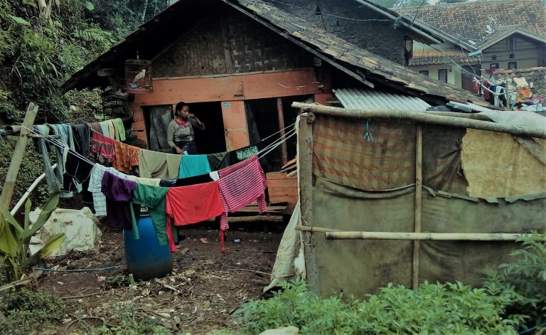 Kehidupan Buruh Tani dalam Kesunyian Alam Cimenyan