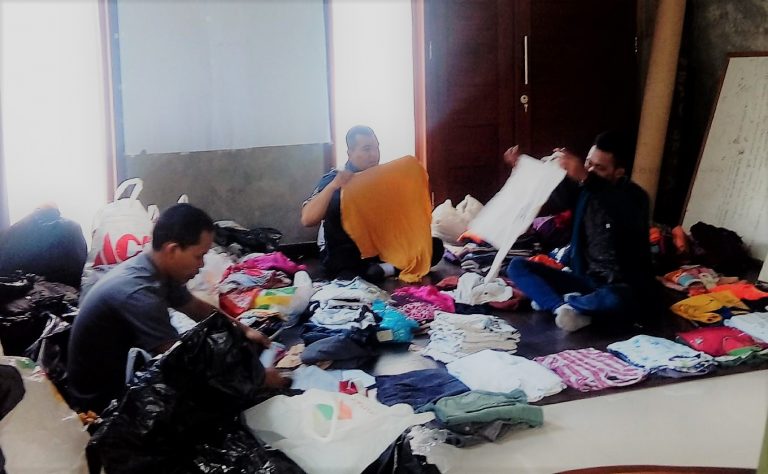 Bantu Pakaian dan Barang Layak Pakai Lainnya