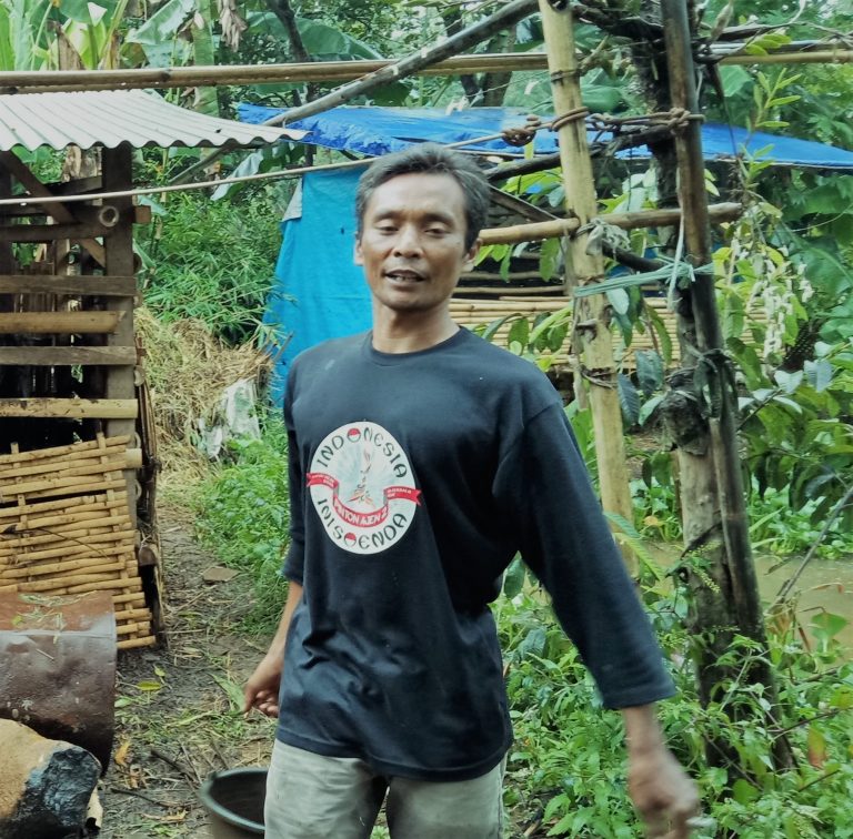 Rusmana, Penggerak Tanaman Obat di Tengah Kemiskinan Petani