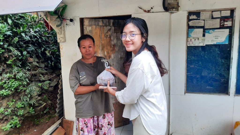 Melatih kepekaan diri pada lingkungan sekitar