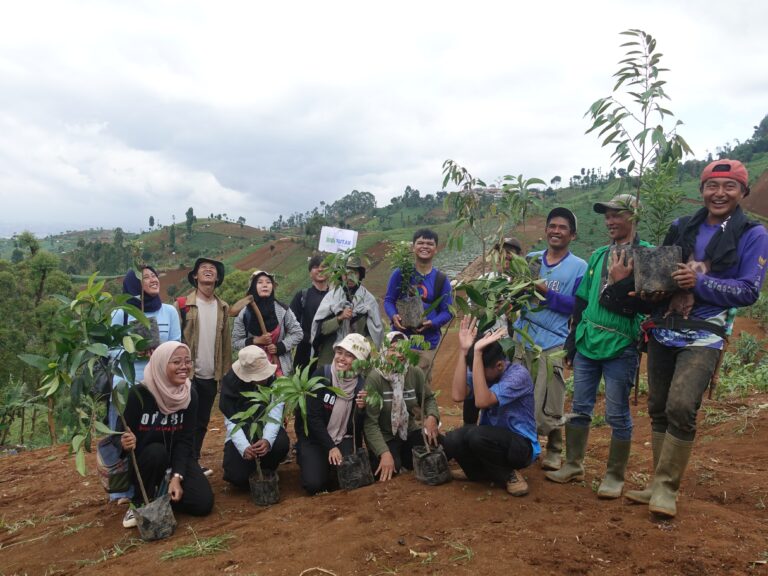 Menemukan Harapan di Ladang yang Terlupakan